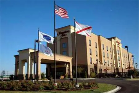 Hampton Inn Calera hotel hero