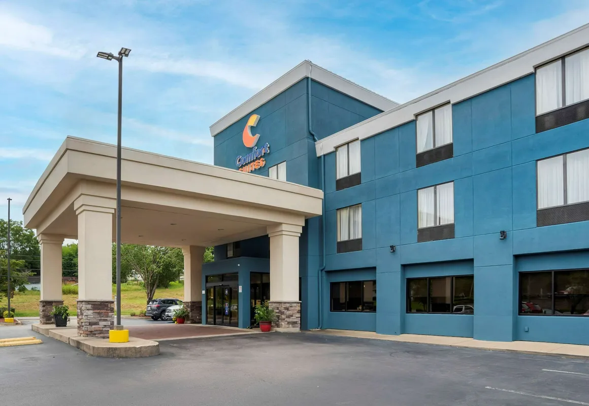 Comfort Suites Fultondale I-65 near I-22 hotel hero