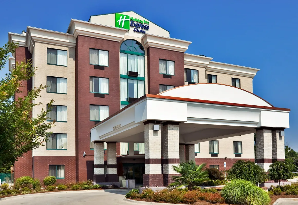 Holiday Inn Express Hotel & Suites Birmingham - Inverness by IHG hotel hero