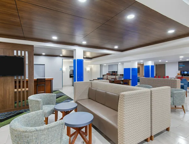 Holiday Inn Express Hotel & Suites Birmingham - Inverness by IHG hotel detail image 4