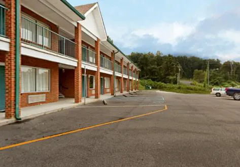 Americas Inn hotel detail image 1