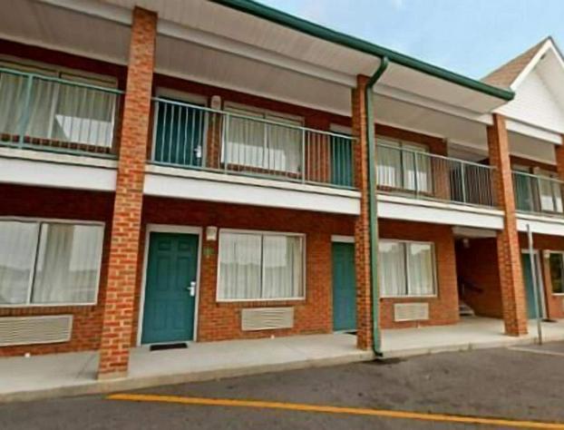 Americas Inn hotel detail image 3
