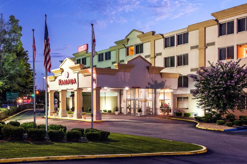 Ramada by Wyndham Birmingham Airport hotel hero