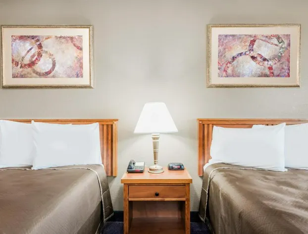 Red Carpet Inn hotel detail image 4