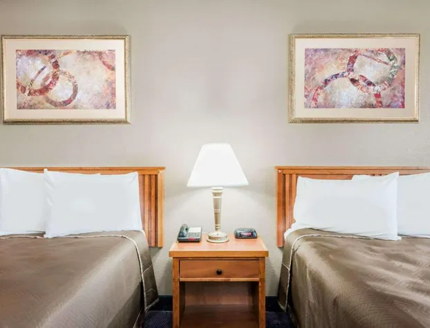 Red Carpet Inn hotel detail image 4