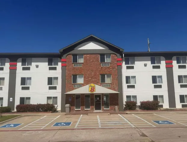 Super 8 by Wyndham College Station hotel detail image 1