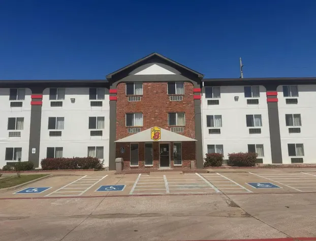 Super 8 by Wyndham College Station hotel detail image 2
