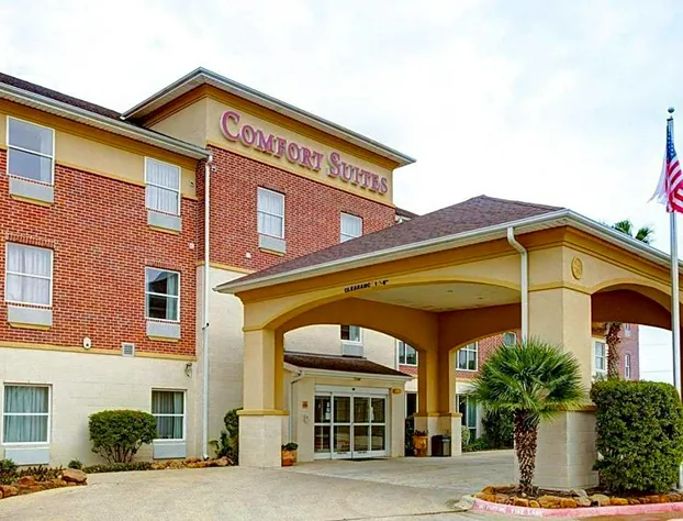 Comfort Suites University Drive hotel detail image 4