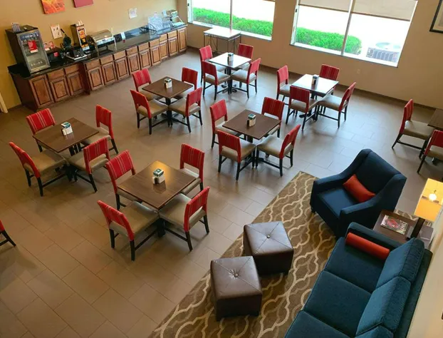 Comfort Suites Texas Ave. hotel detail image 3