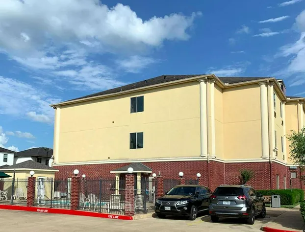 Comfort Suites Texas Ave. hotel detail image 4