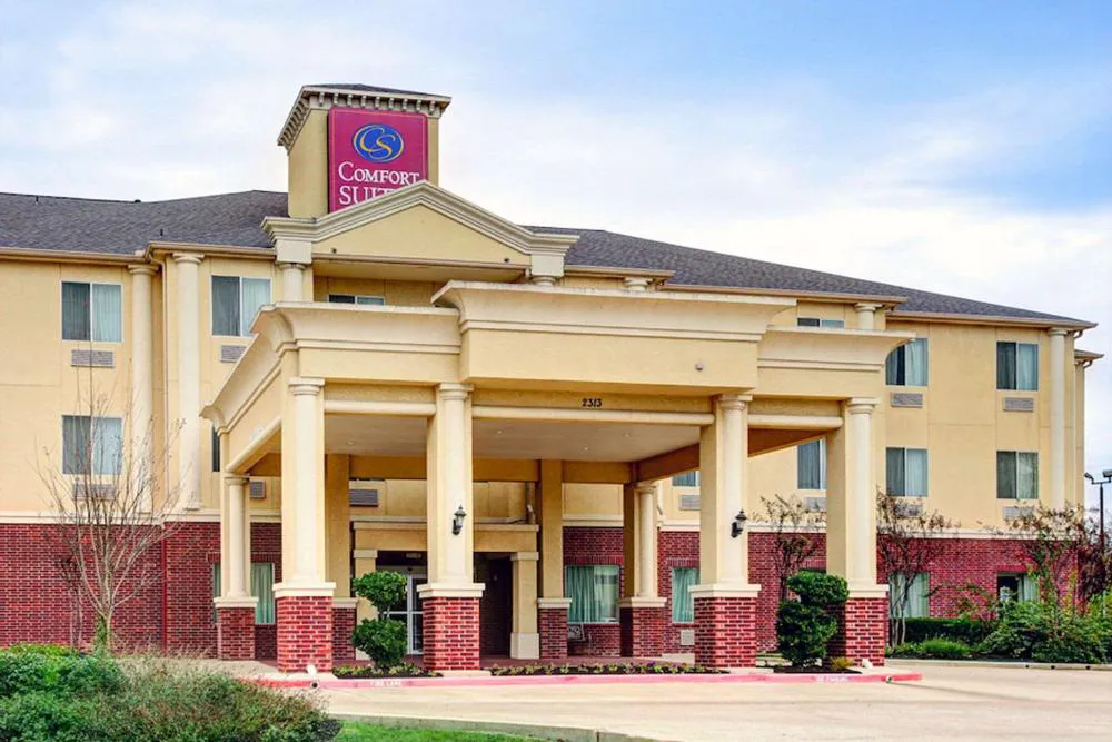 Comfort Suites Texas Ave. hotel hero