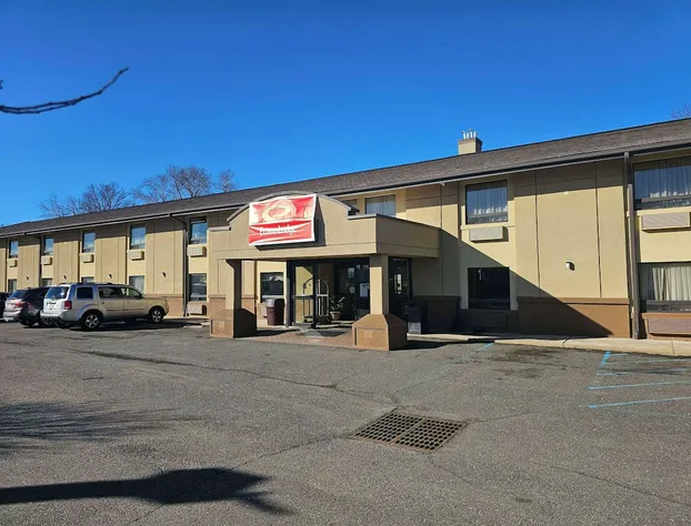 Econo Lodge Woodbridge hotel detail image 3