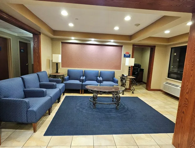 Econo Lodge Woodbridge hotel detail image 4