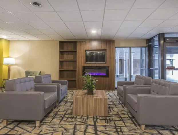 Quality Inn & Suites Downtown Windsor hotel detail image 4