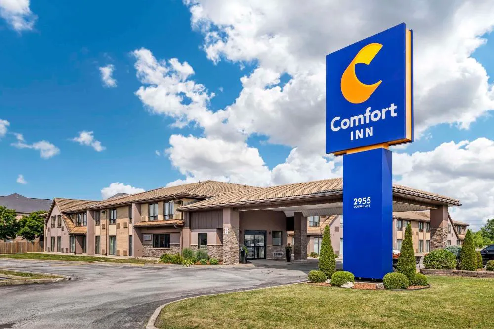 Comfort Inn Windsor hotel hero