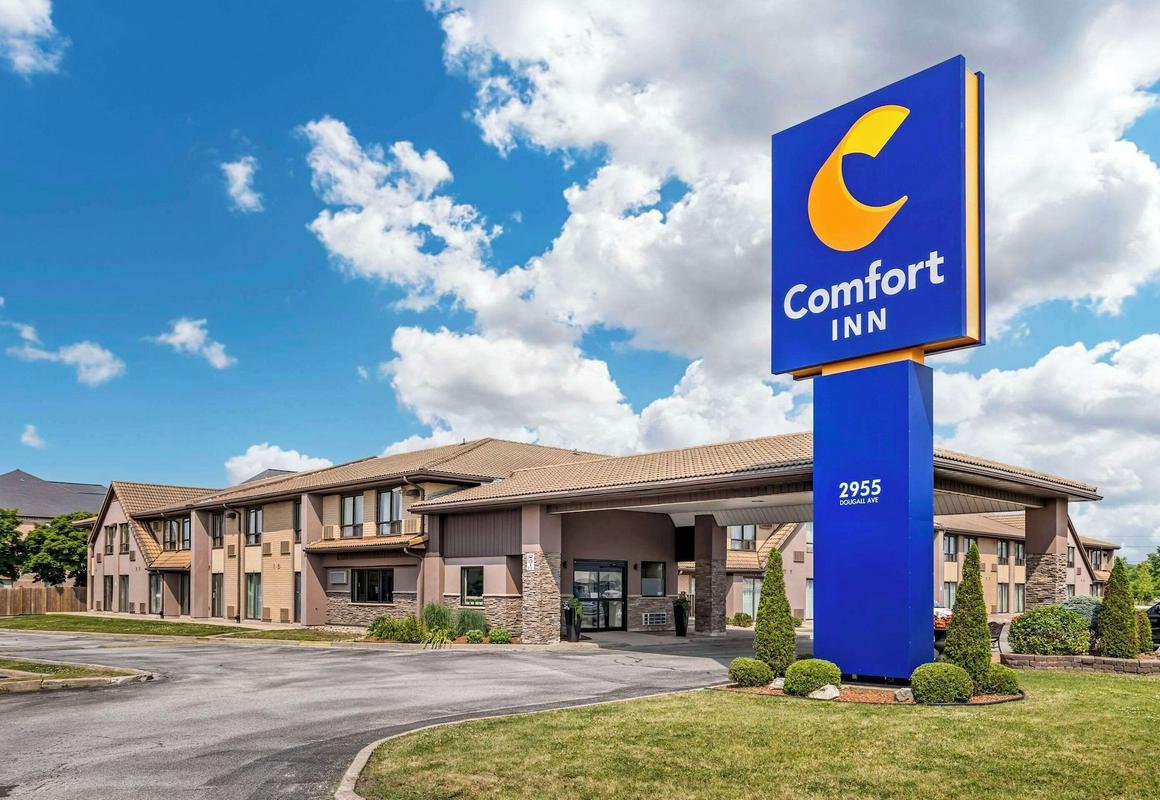 Comfort Inn Windsor hotel hero