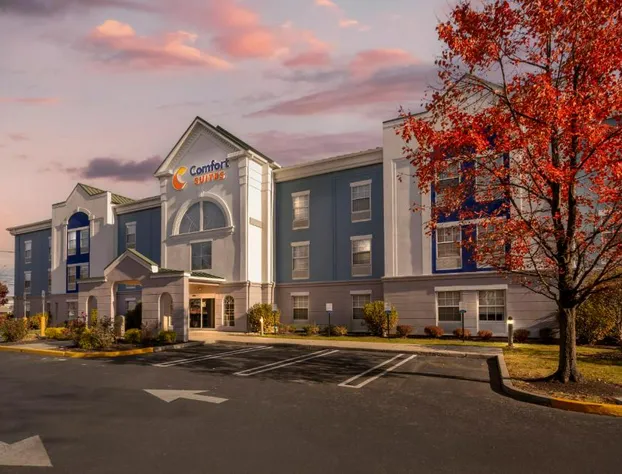 Comfort Suites East Brunswick - South River hotel detail image 1