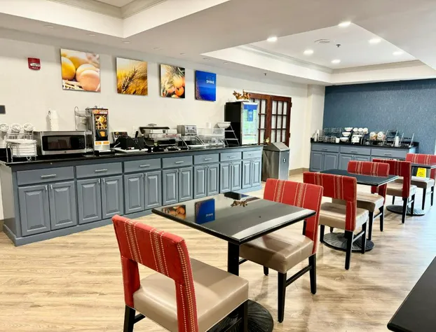 Comfort Suites East Brunswick - South River hotel detail image 4
