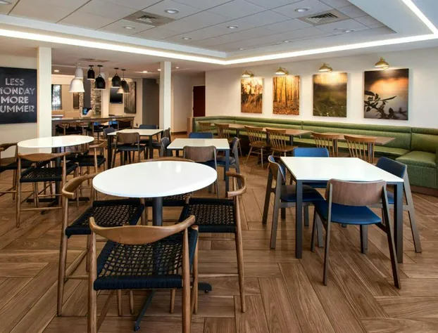 Fairfield Inn & Suites by Marriott Somerset hotel detail image 4