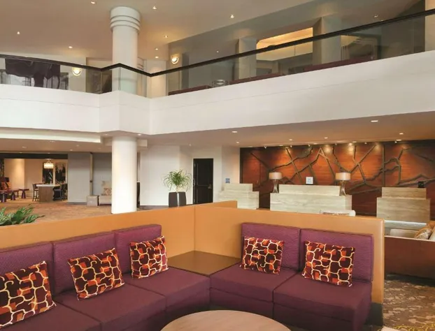 Hilton East Brunswick Hotel & Executive Meeting Center hotel detail image 1