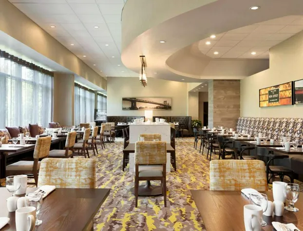 Hilton East Brunswick Hotel & Executive Meeting Center hotel detail image 2