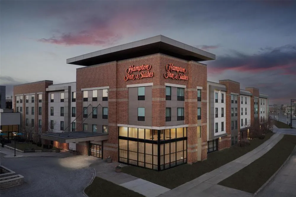 Hampton Inn & Suites Omaha-Downtown hotel hero