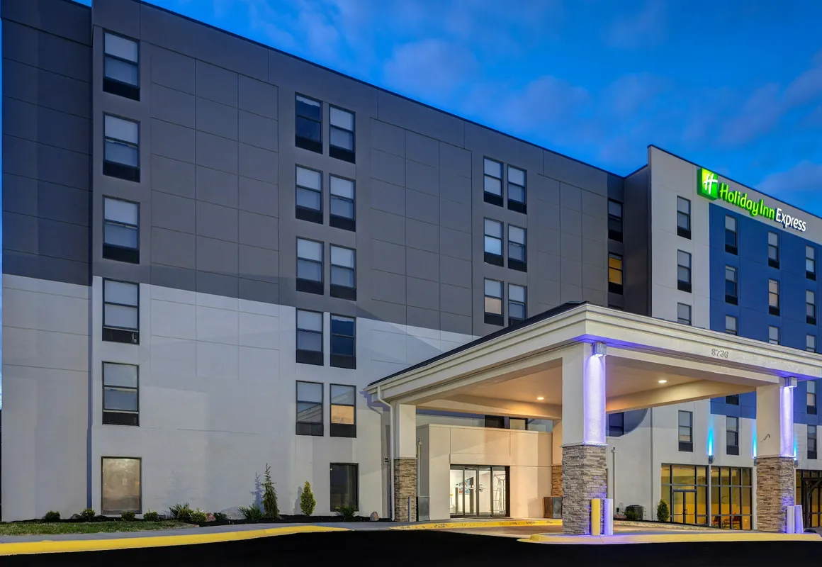 Holiday Inn Express & Suites Central Omaha by IHG hotel hero