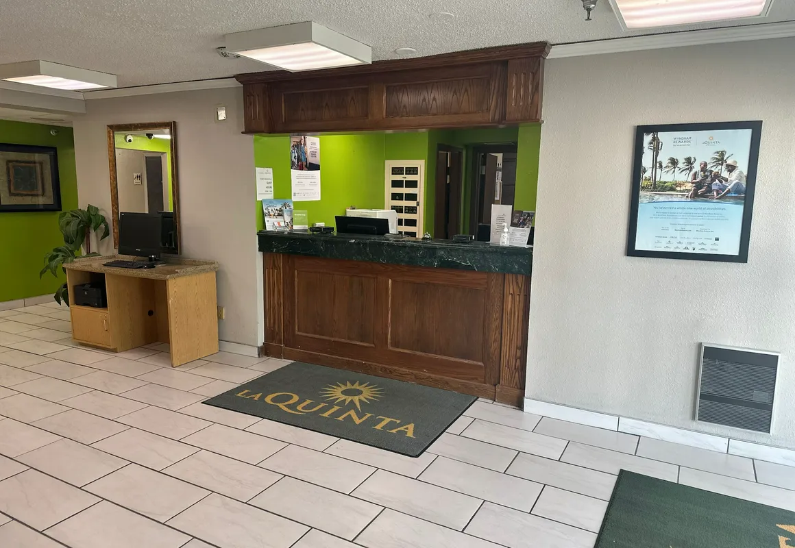 La Quinta Inn by Wyndham Omaha Southwest hotel hero