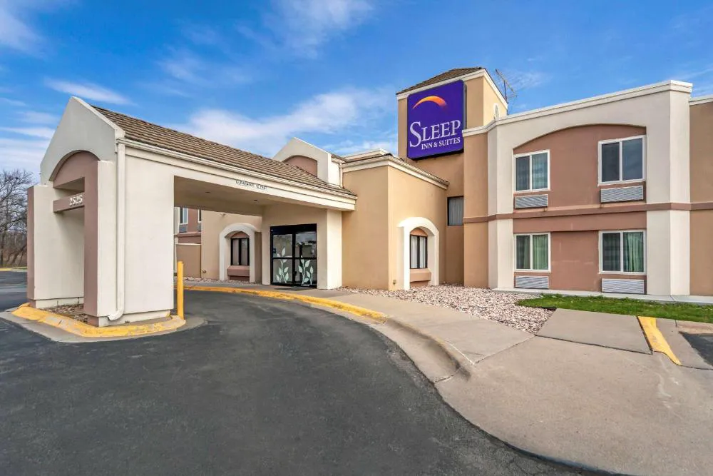 Sleep Inn & Suites Omaha Airport hotel hero