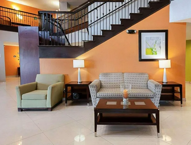 Quality Suites hotel detail image 2