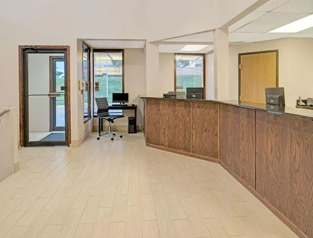 Super 8 by Wyndham Omaha I-80 West hotel detail image 1