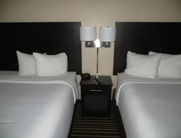 Super 8 by Wyndham Omaha I-80 West hotel detail image 3