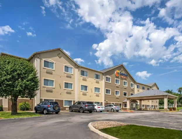 Comfort Suites Omaha Northwest hotel detail image 1