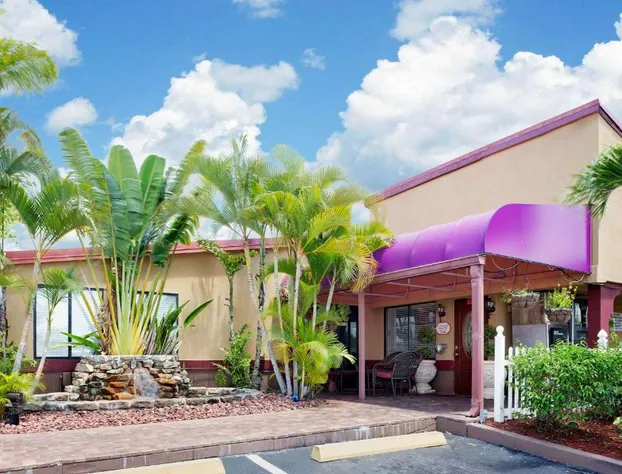 Knights Inn Port Charlotte hotel detail image 3