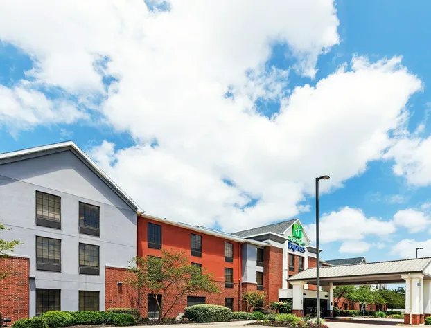 Holiday Inn Express & Suites Sulphur (Lake Charles) by IHG hotel detail image 3