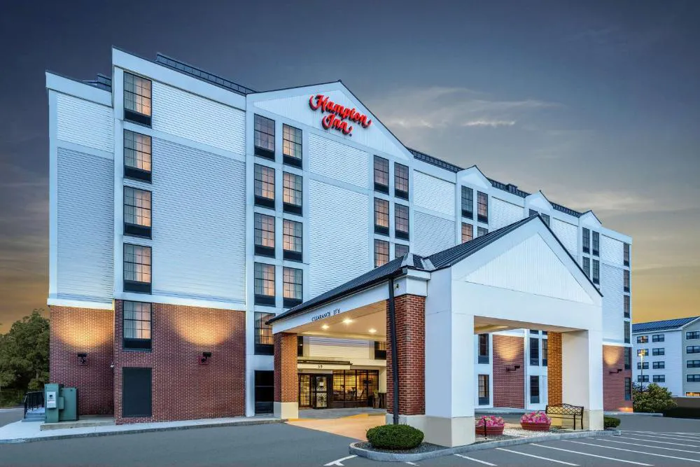 Hampton Inn Boston/Peabody hotel hero