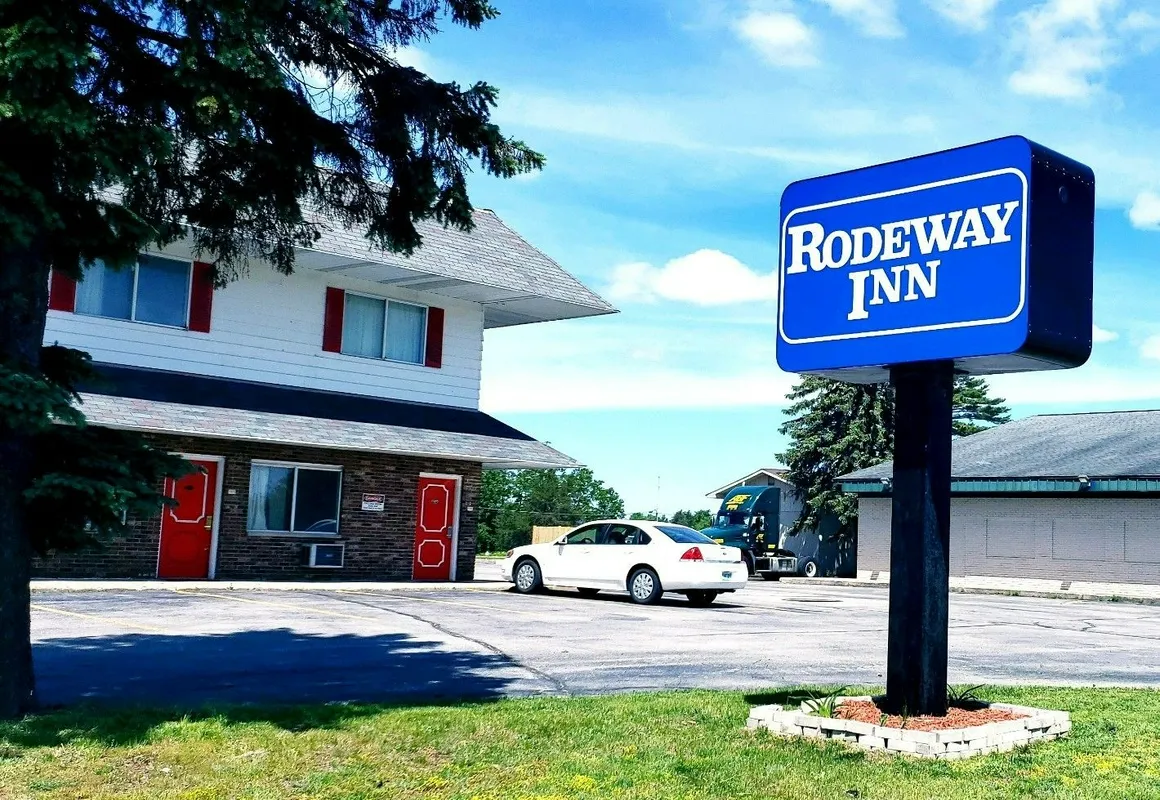 Rodeway Inn hotel hero