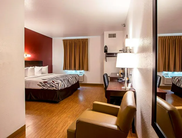 Seasons Inn Traverse City hotel detail image 3