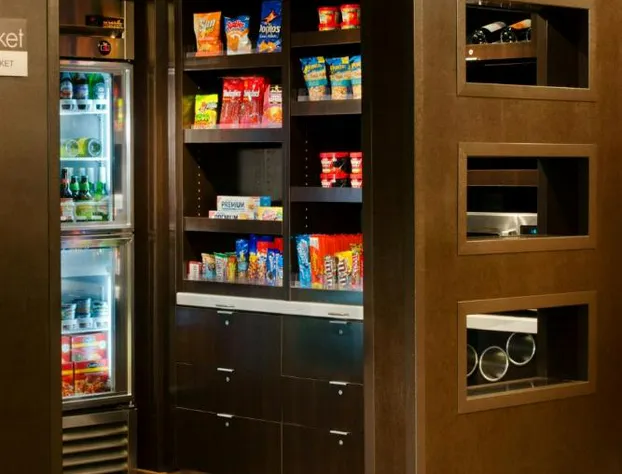 Courtyard by Marriott Traverse City hotel detail image 3