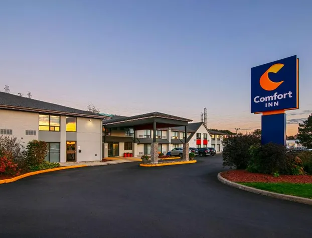 Comfort Inn Dartmouth hotel detail image 1