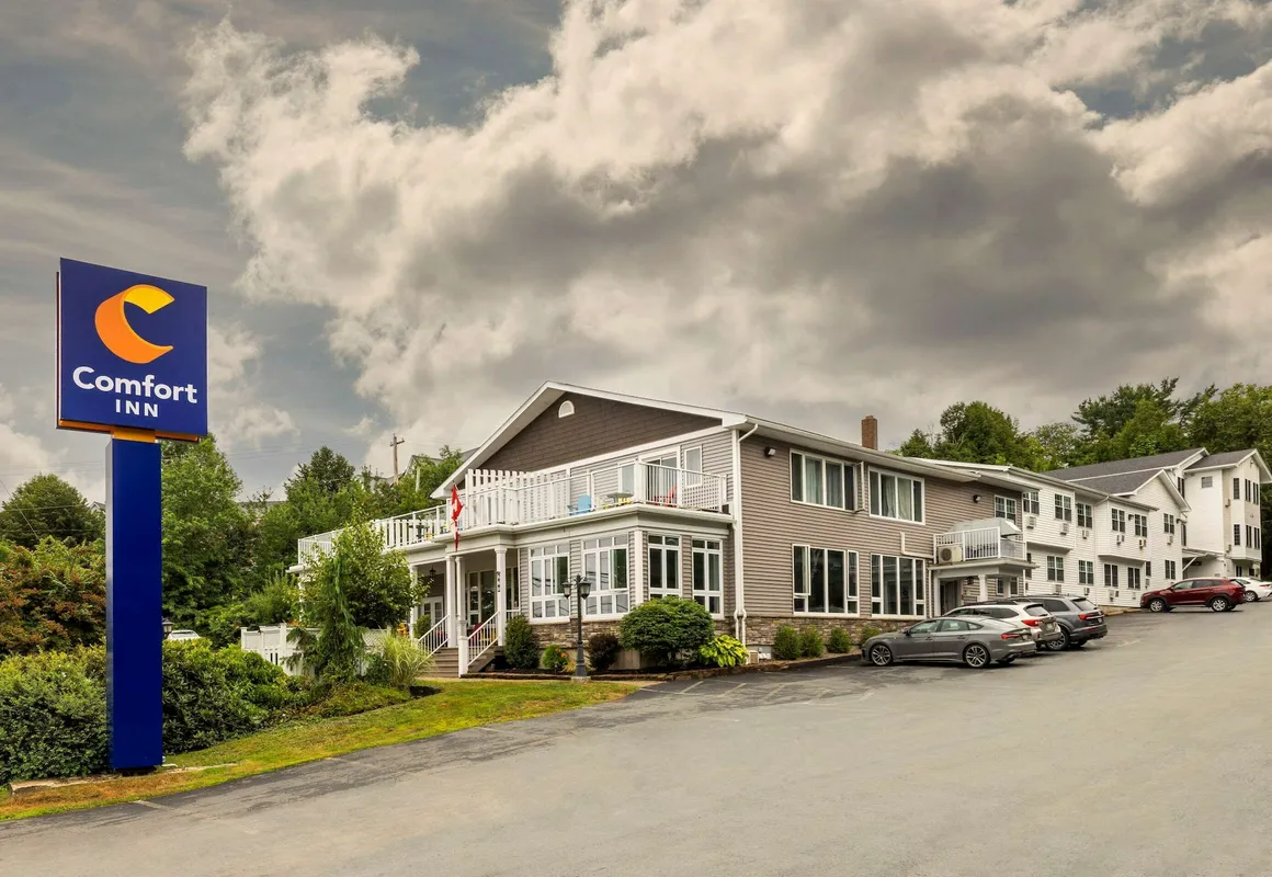 Comfort Inn hotel hero