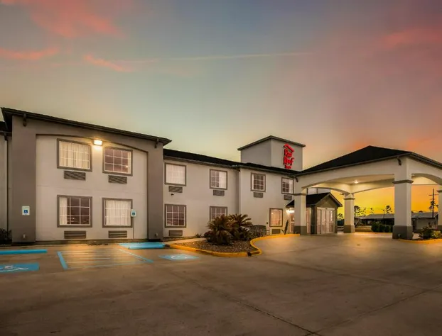 Red Roof Inn & Suites Lake Charles hotel detail image 2