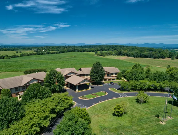 Round Hill Inn hotel detail image 1