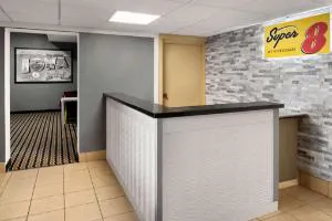 Super 8 by Wyndham Des Moines hotel detail image 3