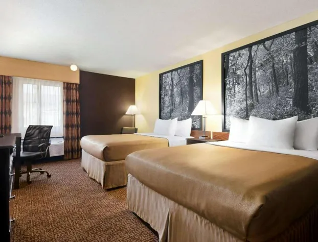 Super 8 by Wyndham Des Moines hotel detail image 2
