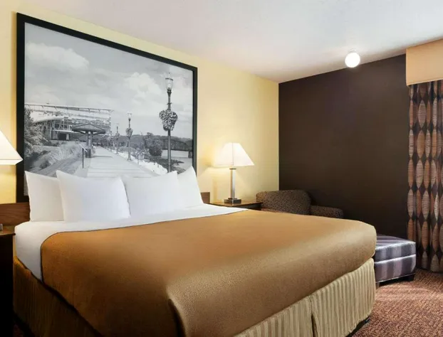 Super 8 by Wyndham Des Moines hotel detail image 3