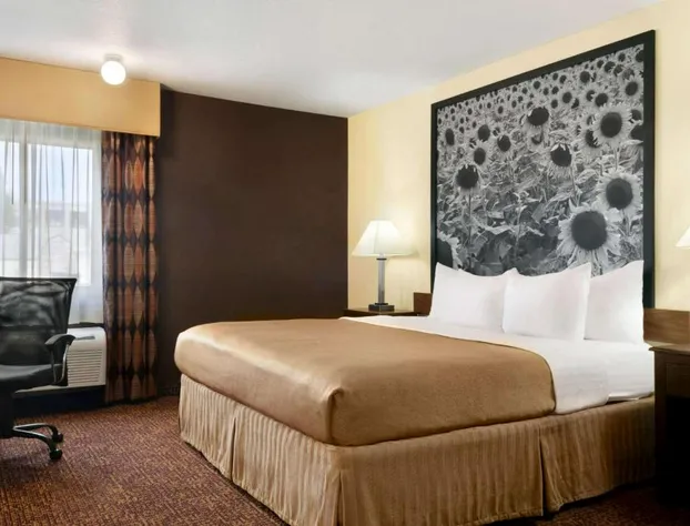 Super 8 by Wyndham Des Moines hotel detail image 4