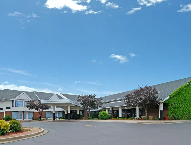 Quality Inn & Suites hotel detail image 1