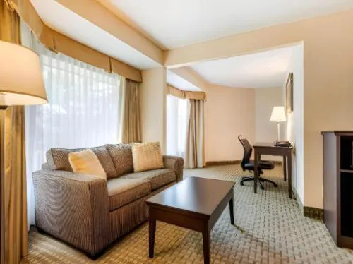 Quality Inn & Suites hotel detail image 4