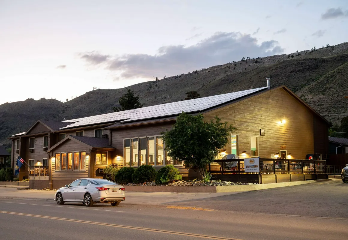 Super 8 by Wyndham Gardiner/Yellowstone Park Area hotel hero